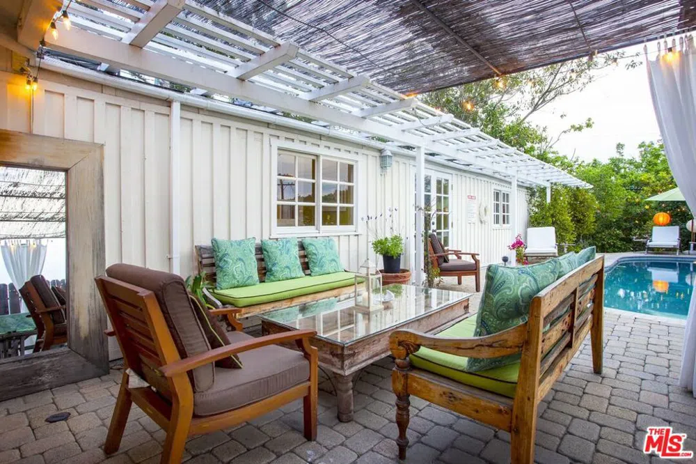 3844 BUENA PARK DRIVE Studio City, CA 91604