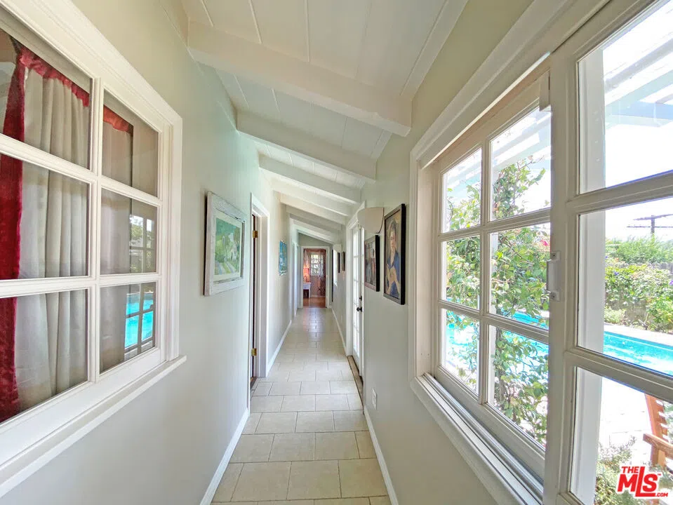 3844 BUENA PARK DRIVE Studio City, CA 91604