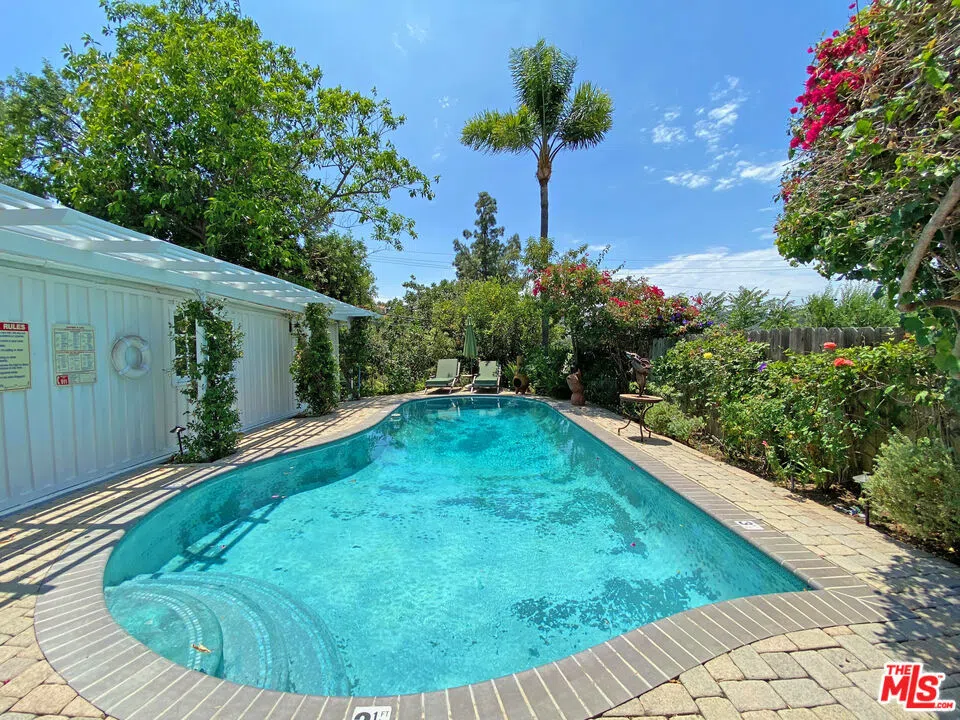 3844 BUENA PARK DRIVE Studio City, CA 91604