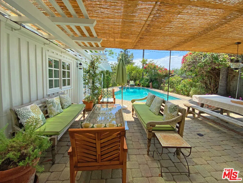 3844 BUENA PARK DRIVE Studio City, CA 91604