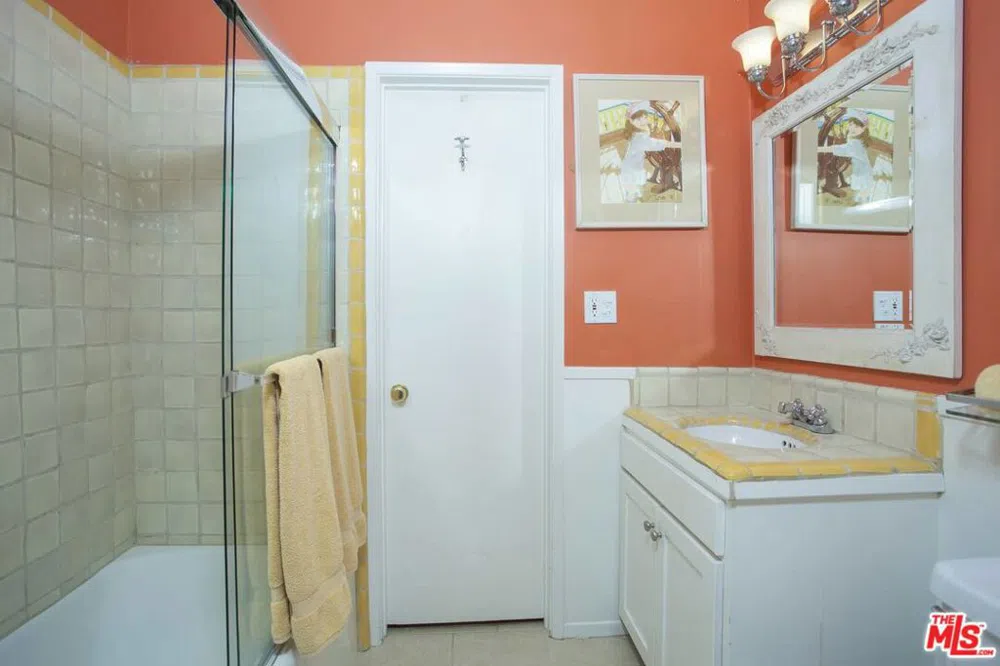 3844 BUENA PARK DRIVE Studio City, CA 91604