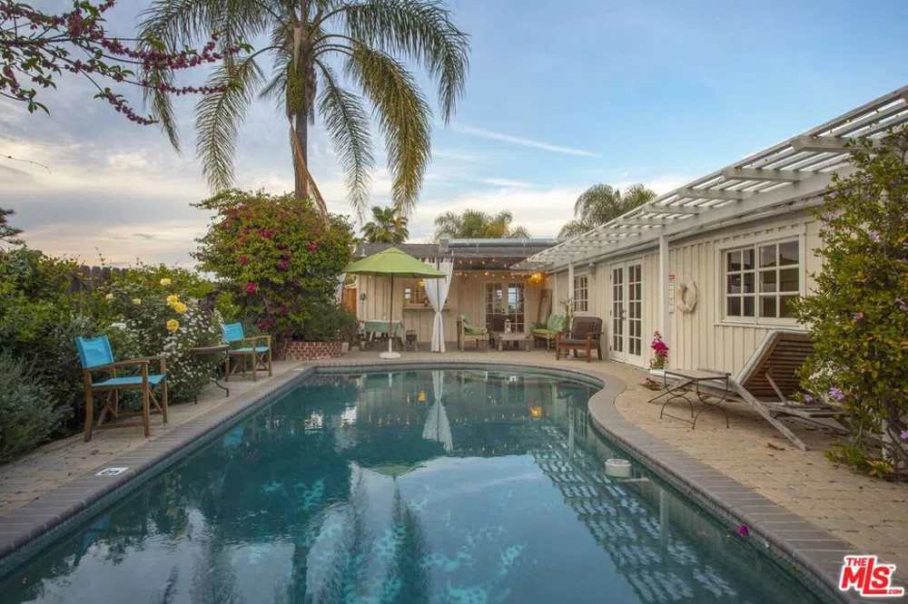 3844 BUENA PARK DRIVE Studio City, CA 91604