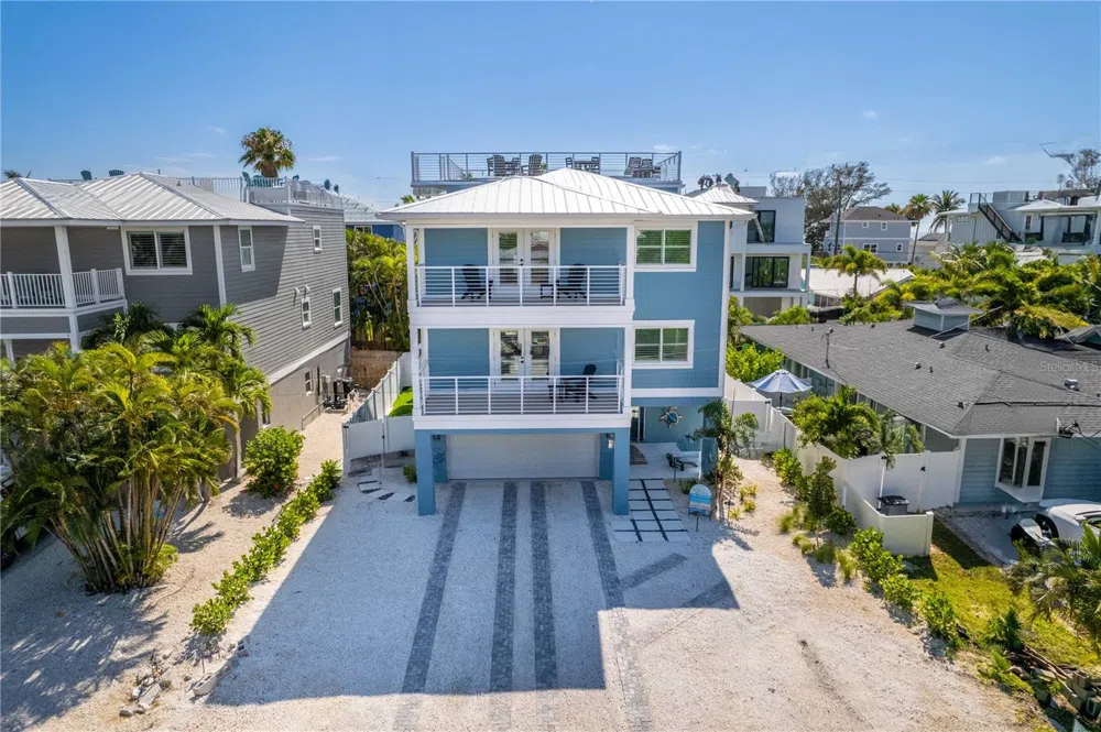 2102 AVENUE B Bradenton Beach, FL 34217