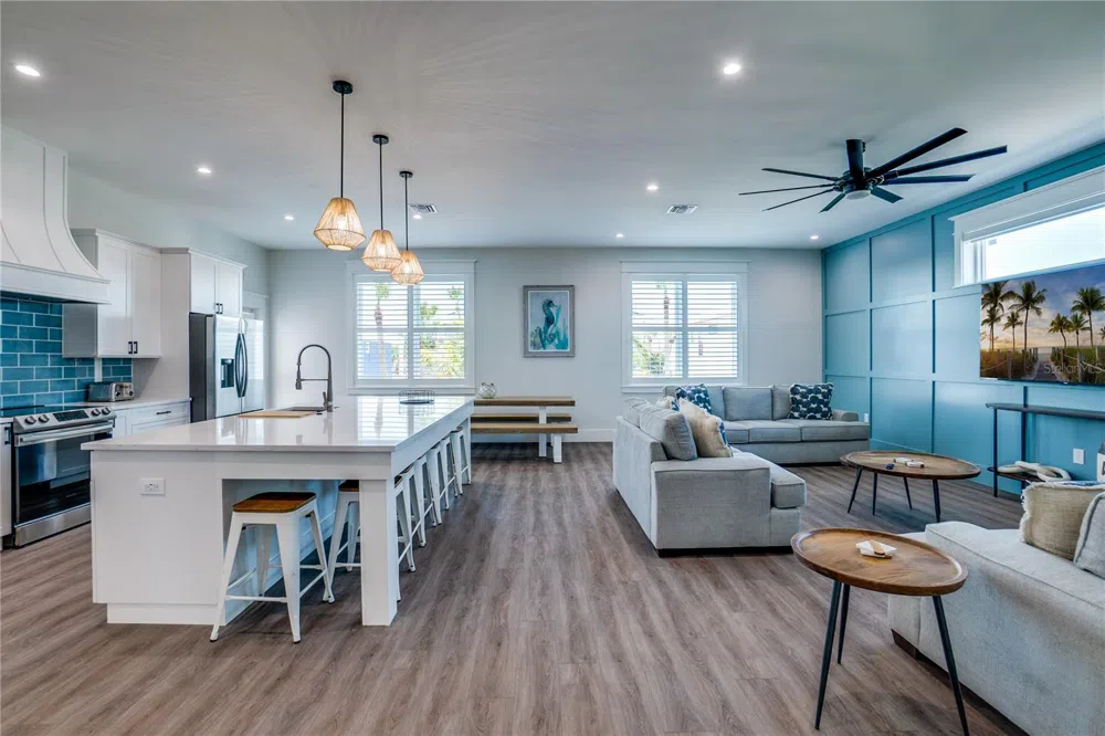 2102 AVENUE B Bradenton Beach, FL 34217
