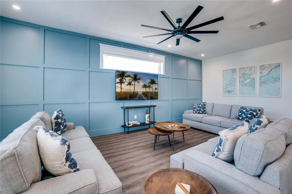 2102 AVENUE B Bradenton Beach, FL 34217