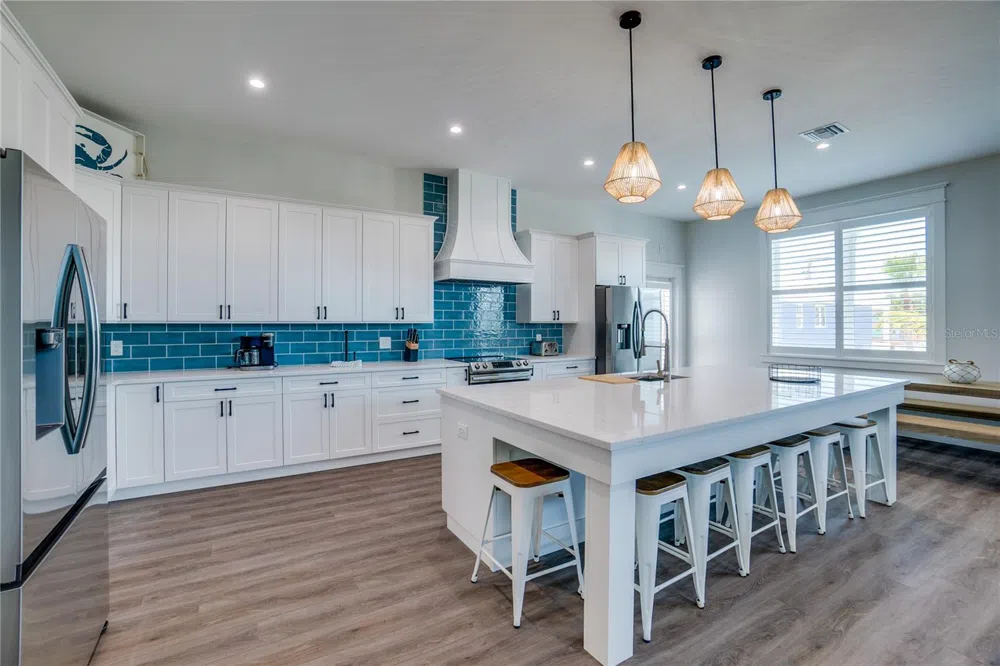 2102 AVENUE B Bradenton Beach, FL 34217