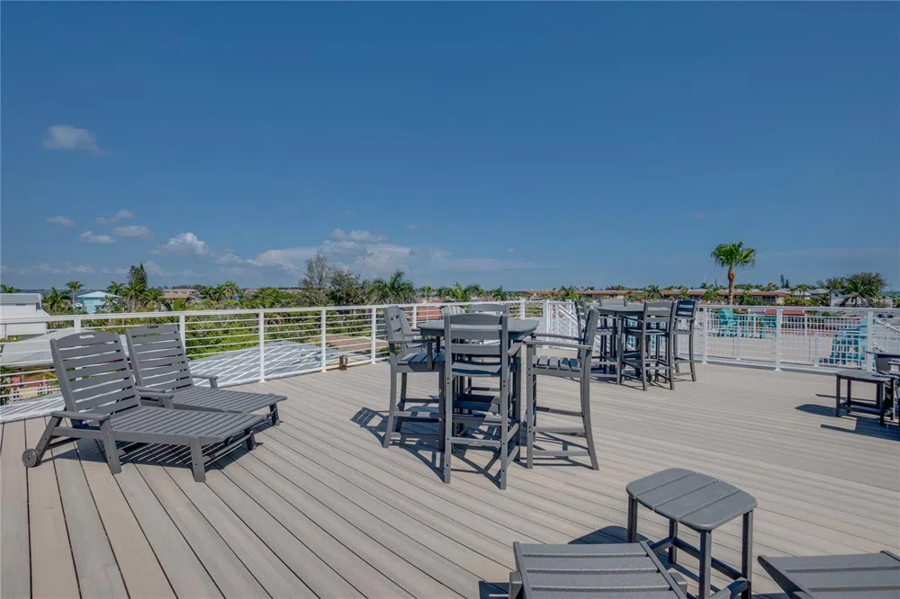2102 AVENUE B Bradenton Beach, FL 34217