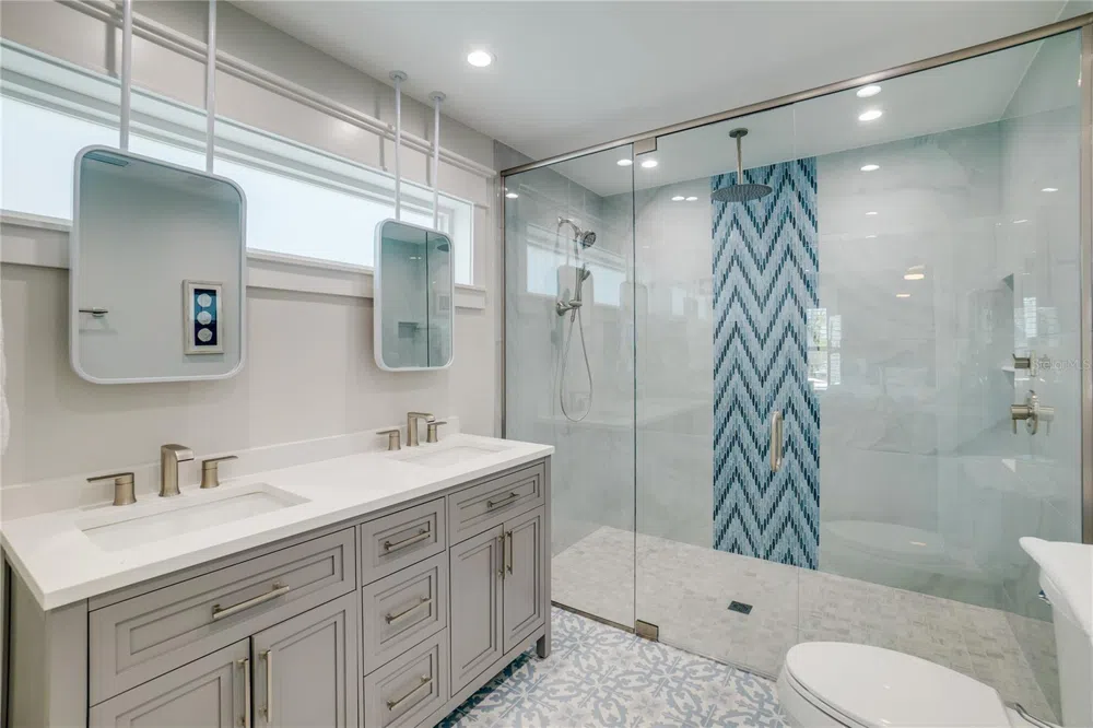 2102 AVENUE B Bradenton Beach, FL 34217