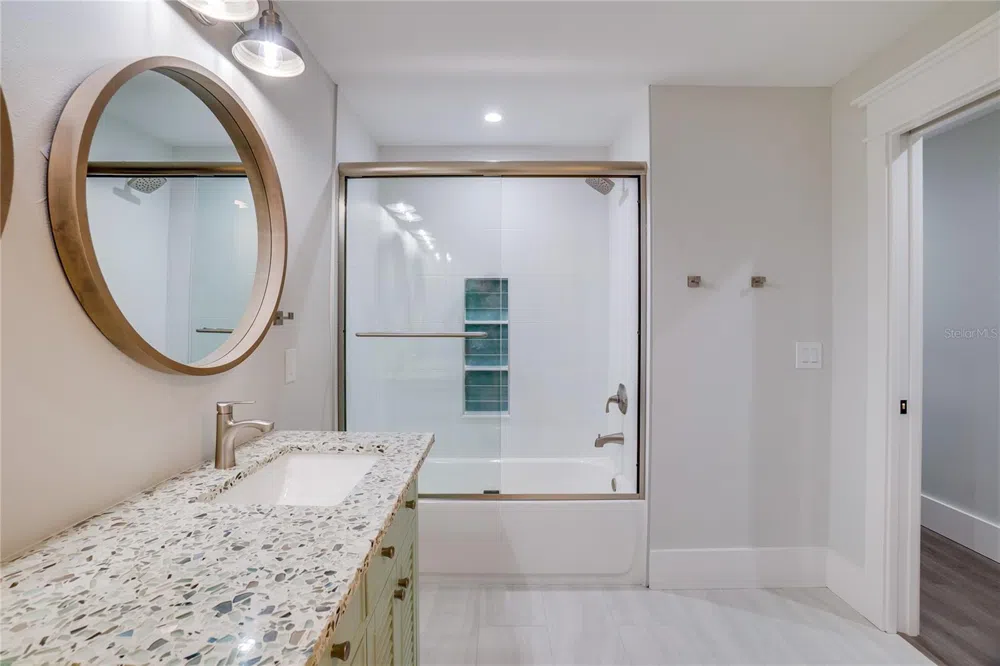 2102 AVENUE B Bradenton Beach, FL 34217