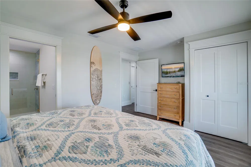 2102 AVENUE B Bradenton Beach, FL 34217