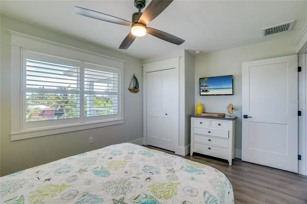 2102 AVENUE B Bradenton Beach, FL 34217