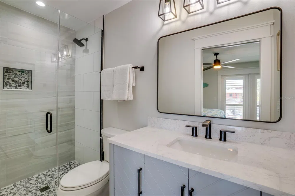 2102 AVENUE B Bradenton Beach, FL 34217