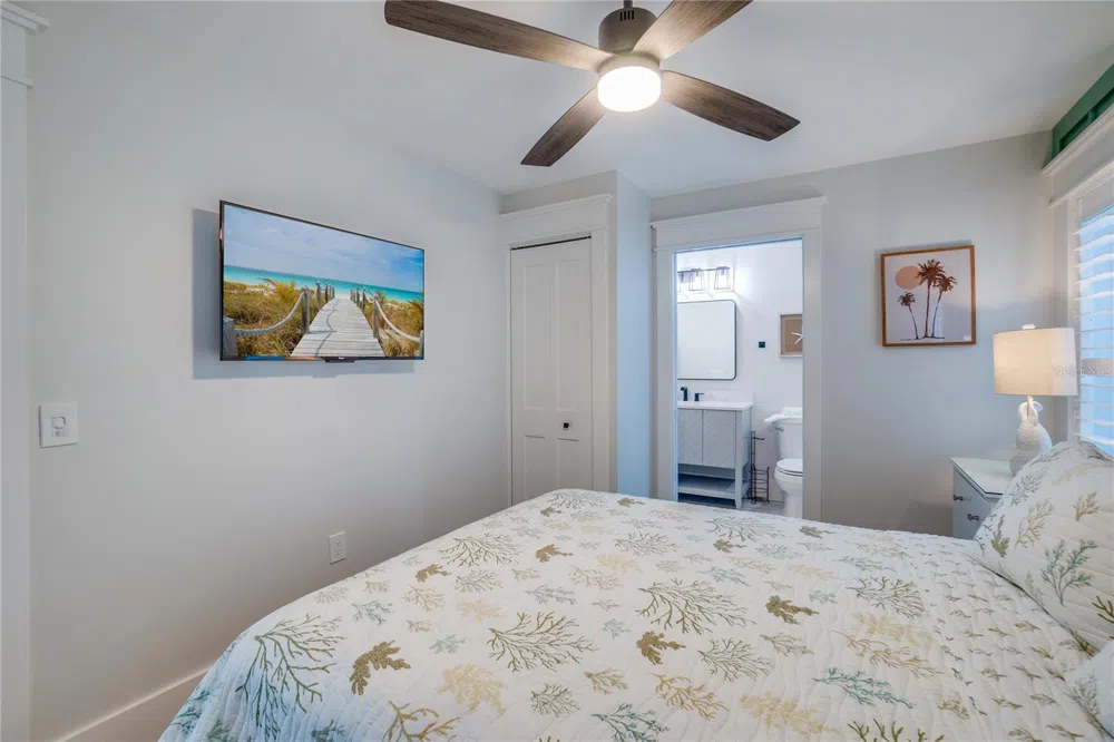 2102 AVENUE B Bradenton Beach, FL 34217