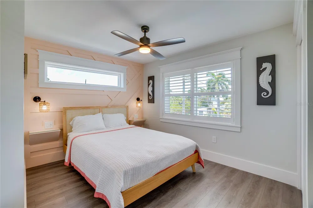2102 AVENUE B Bradenton Beach, FL 34217