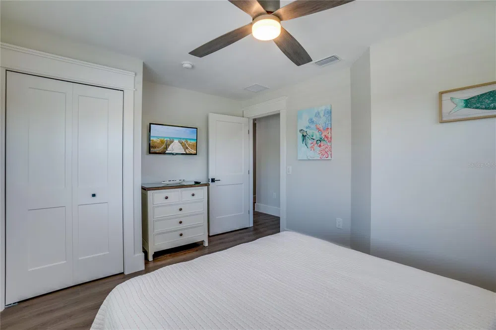 2102 AVENUE B Bradenton Beach, FL 34217