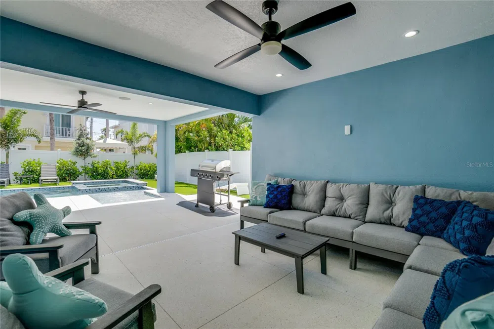 2102 AVENUE B Bradenton Beach, FL 34217