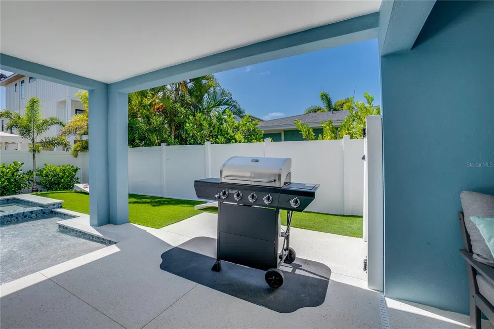 2102 AVENUE B Bradenton Beach, FL 34217