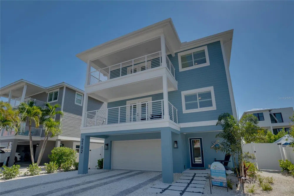 2102 AVENUE B Bradenton Beach, FL 34217