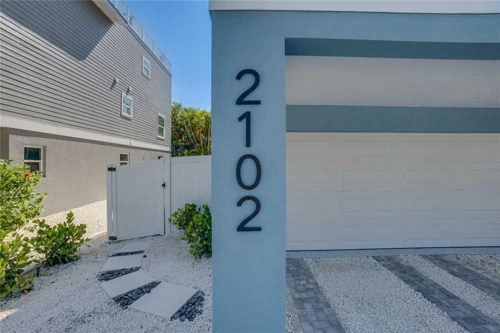 2102 AVENUE B Bradenton Beach, FL 34217