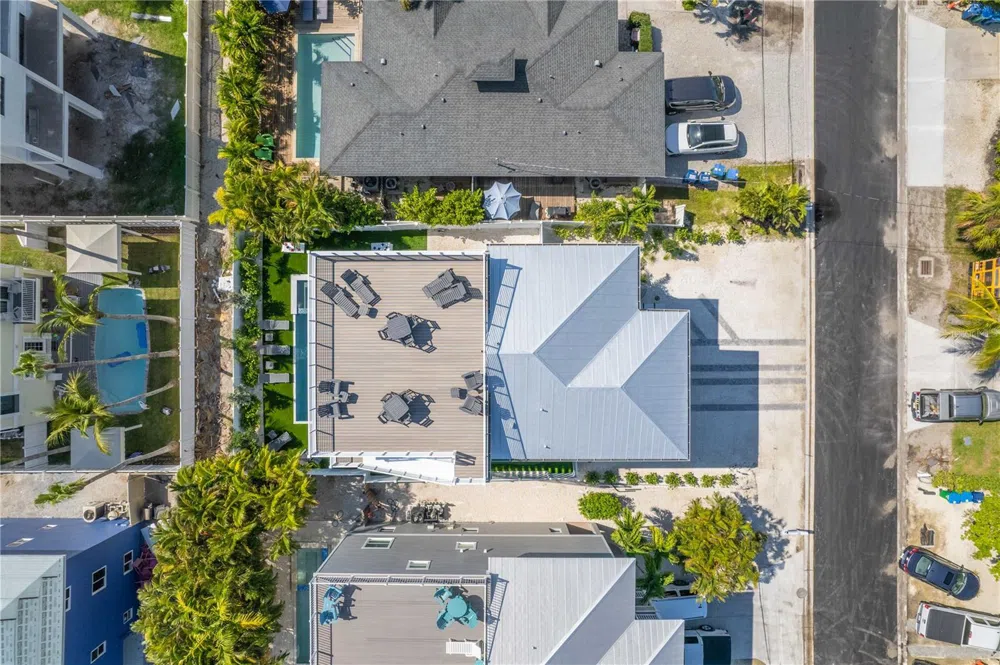 2102 AVENUE B Bradenton Beach, FL 34217