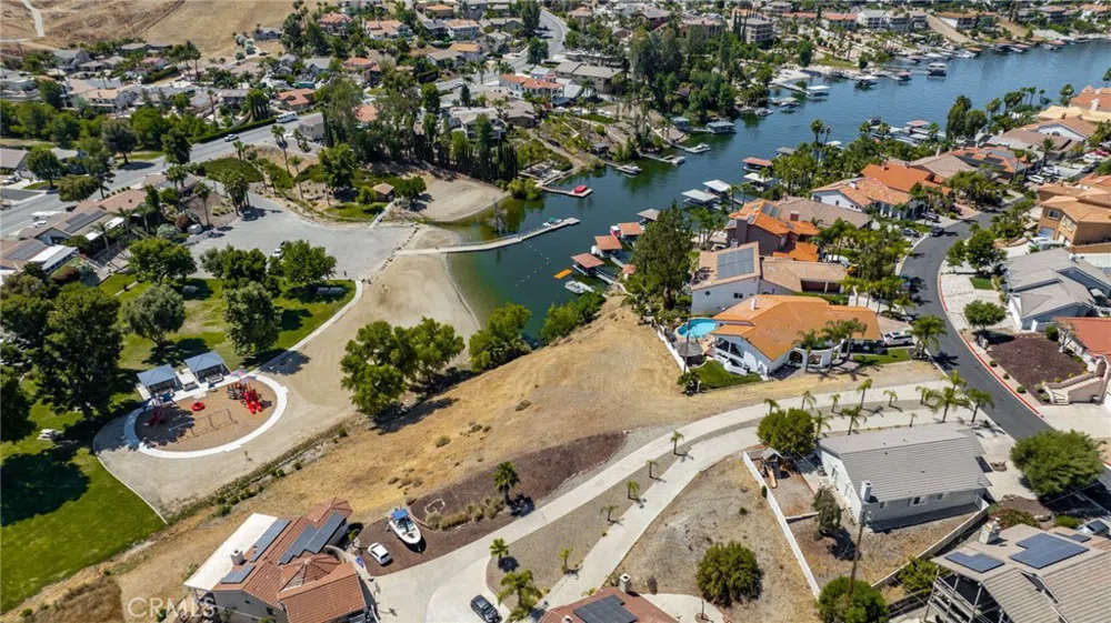 22036 San Joaquin Drive W Canyon Lake, CA 92587
