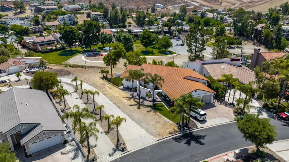 22036 San Joaquin Drive W Canyon Lake, CA 92587