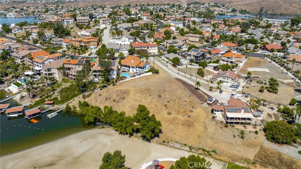 22036 San Joaquin Drive W Canyon Lake, CA 92587