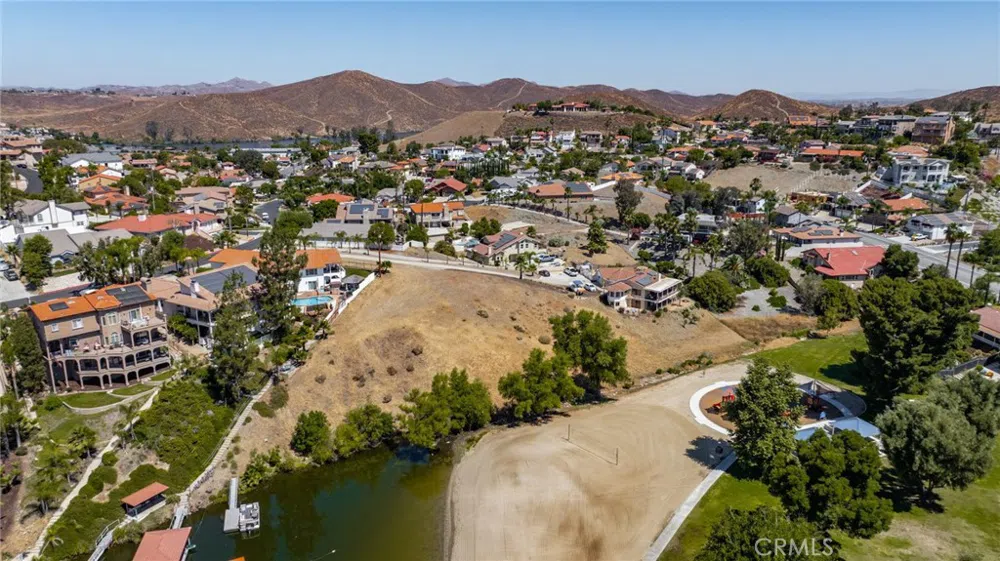 22036 San Joaquin Drive W Canyon Lake, CA 92587
