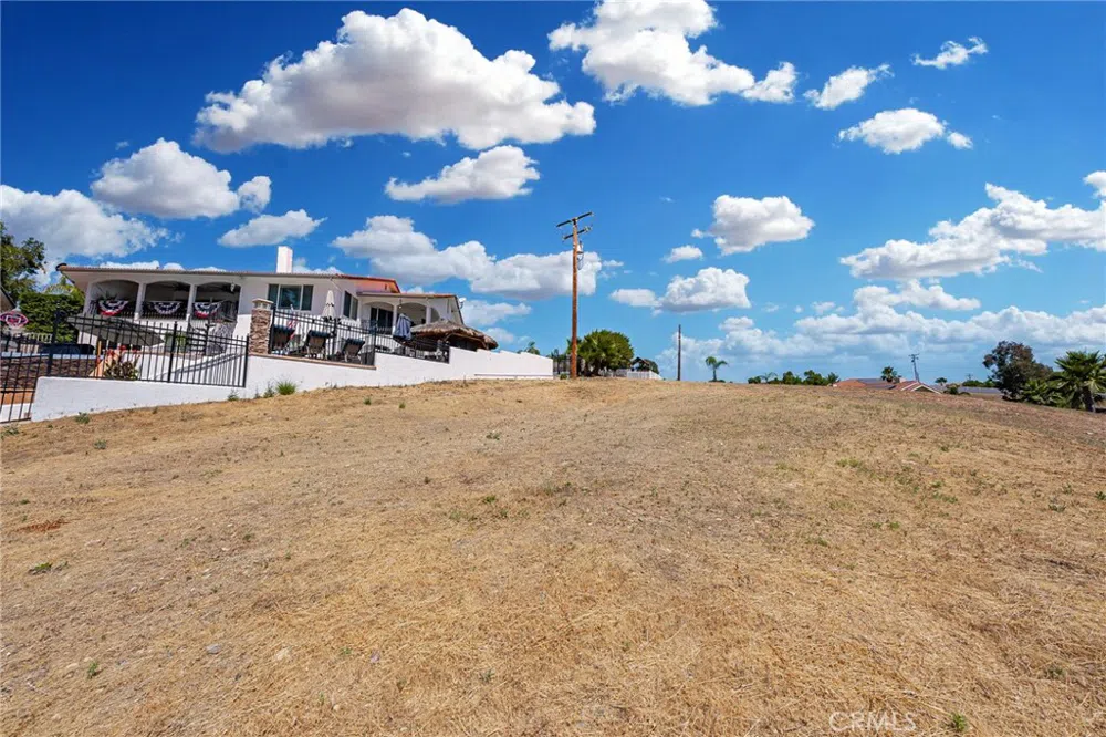 22036 San Joaquin Drive W Canyon Lake, CA 92587