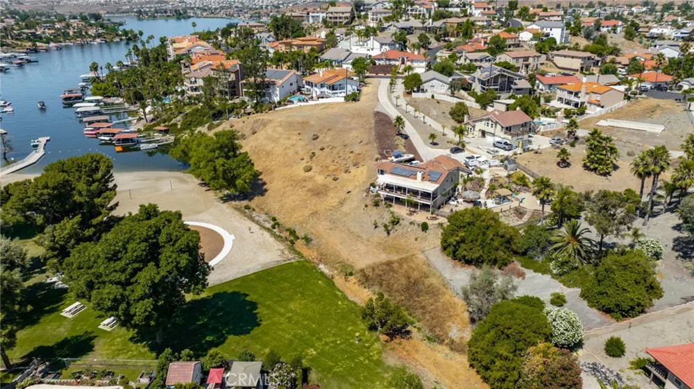 22036 San Joaquin Drive W Canyon Lake, CA 92587