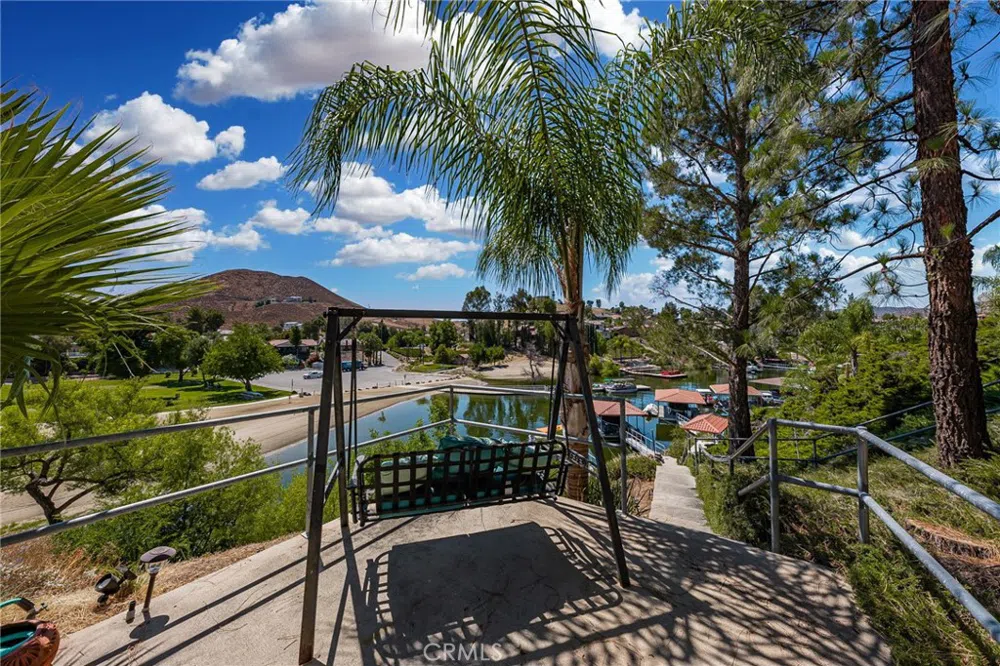 22036 San Joaquin Drive W Canyon Lake, CA 92587