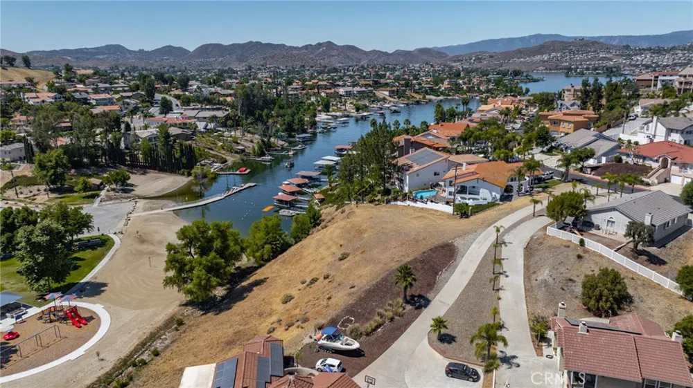 22036 San Joaquin Drive W Canyon Lake, CA 92587