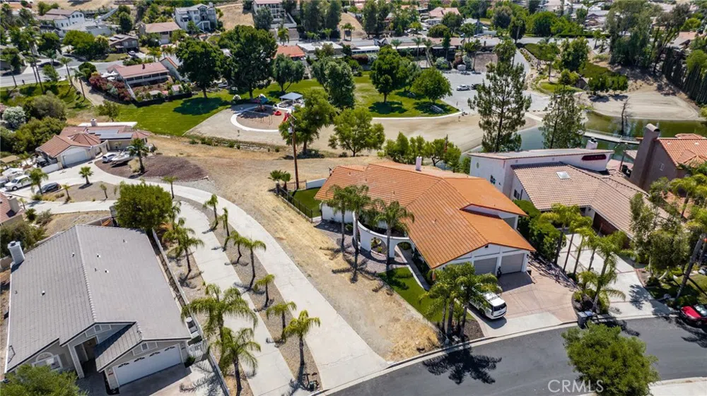 22036 San Joaquin Drive W Canyon Lake, CA 92587