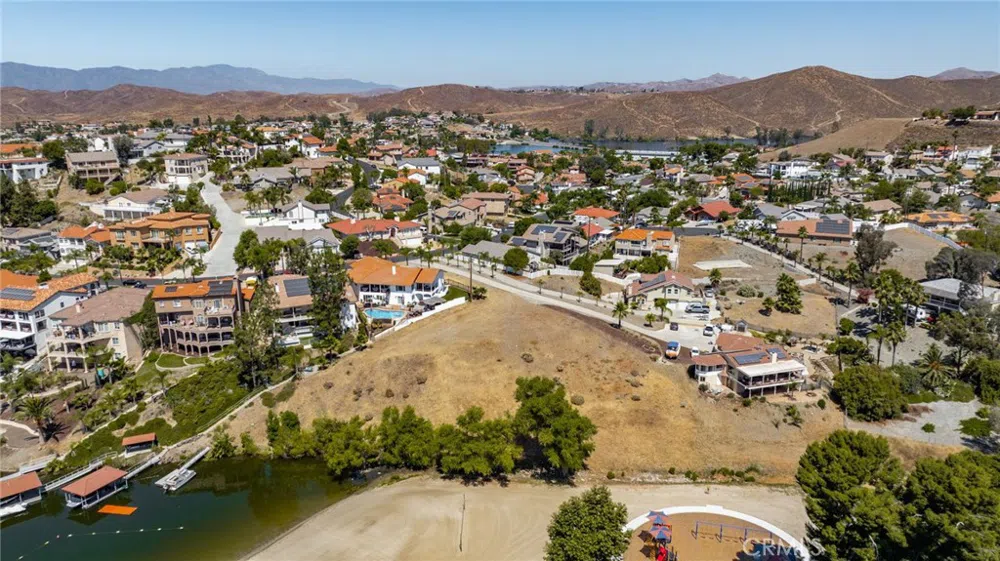 22036 San Joaquin Drive W Canyon Lake, CA 92587