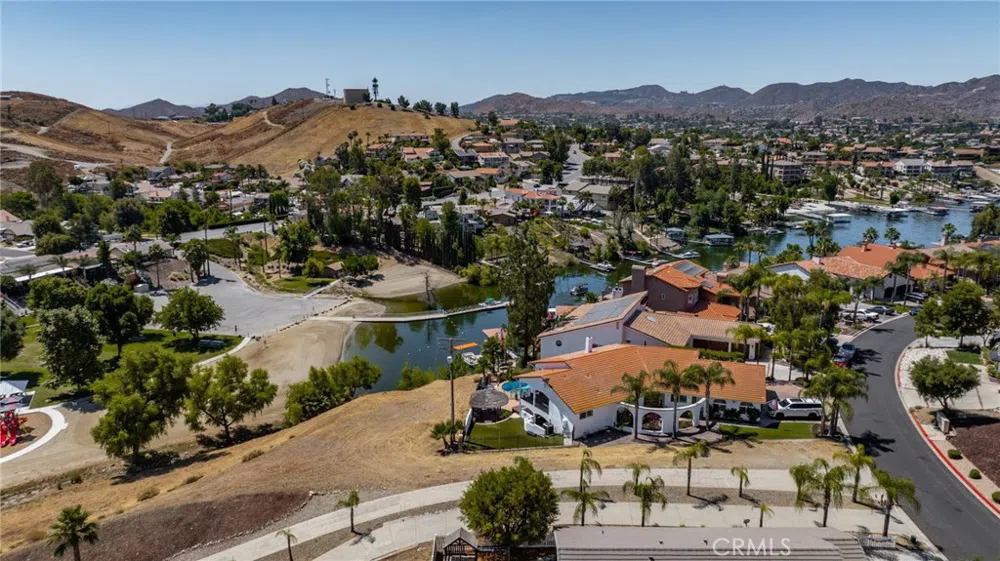 22036 San Joaquin Drive W Canyon Lake, CA 92587