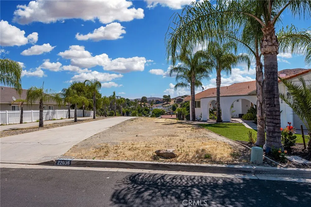 22036 San Joaquin Drive W Canyon Lake, CA 92587