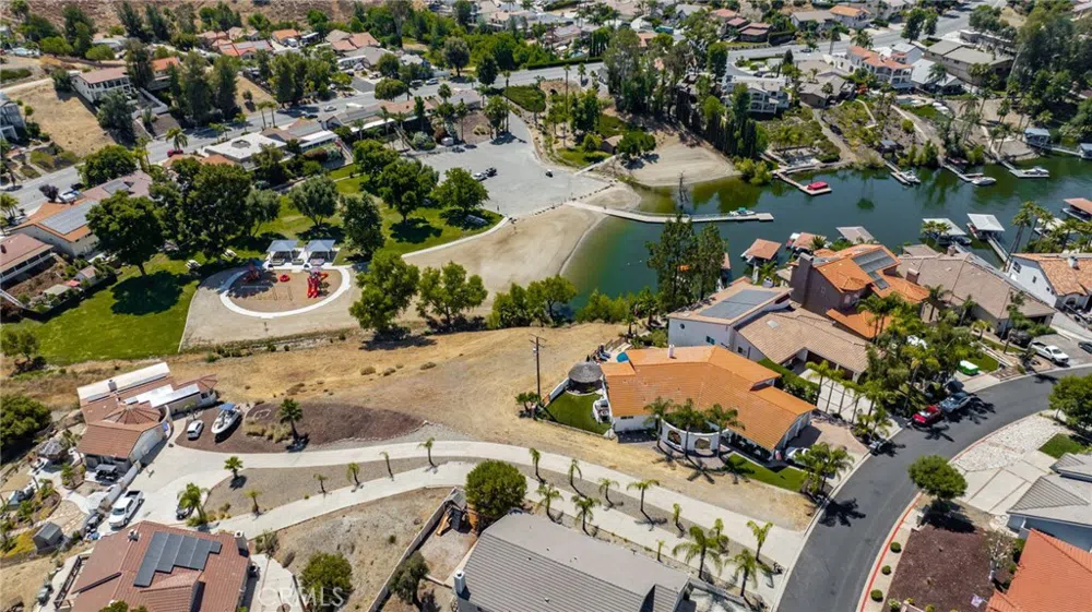 22036 San Joaquin Drive W Canyon Lake, CA 92587