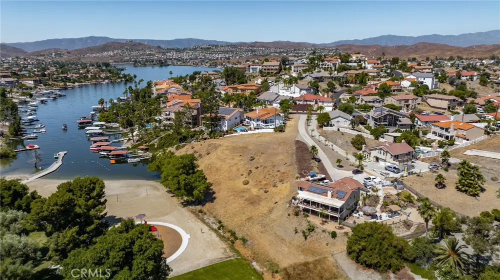 22036 San Joaquin Drive W Canyon Lake, CA 92587