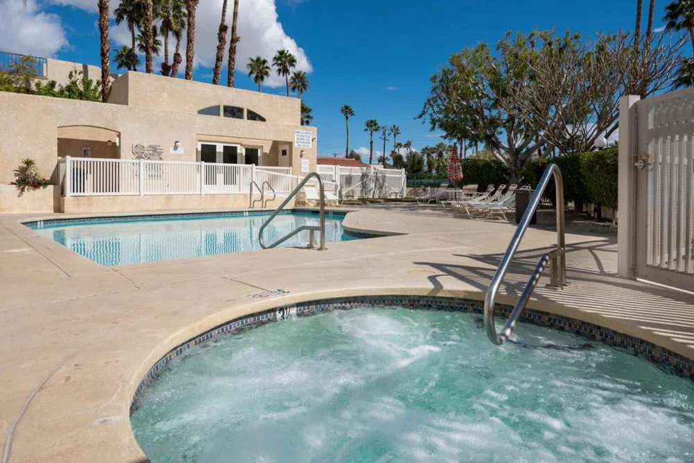 200 E Racquet Club Road #31 Palm Springs, CA 92262