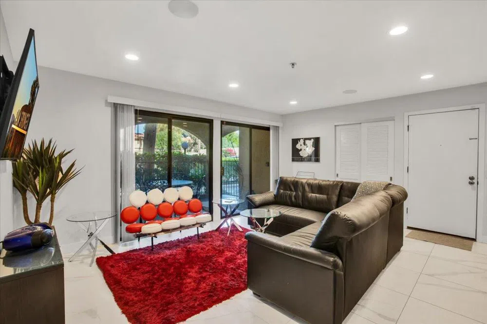 200 E Racquet Club Road #31 Palm Springs, CA 92262