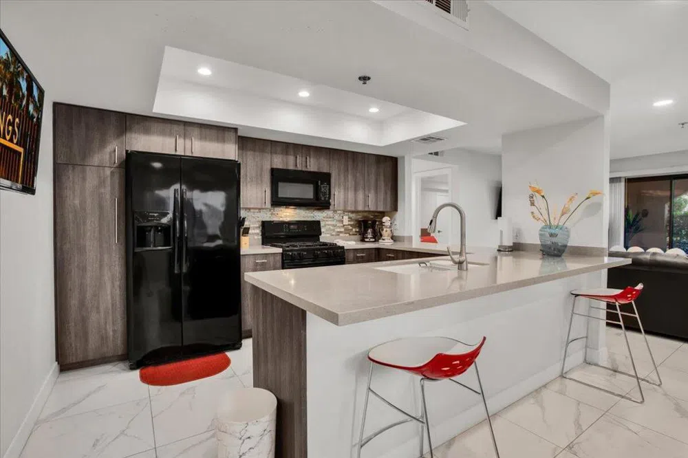 200 E Racquet Club Road #31 Palm Springs, CA 92262