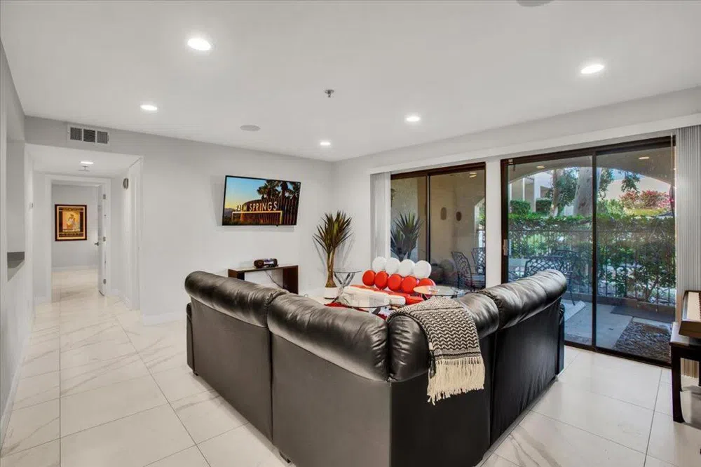 200 E Racquet Club Road #31 Palm Springs, CA 92262