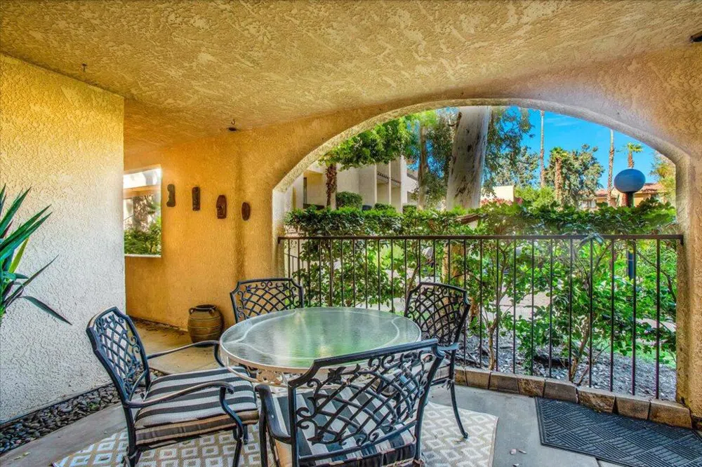 200 E Racquet Club Road #31 Palm Springs, CA 92262