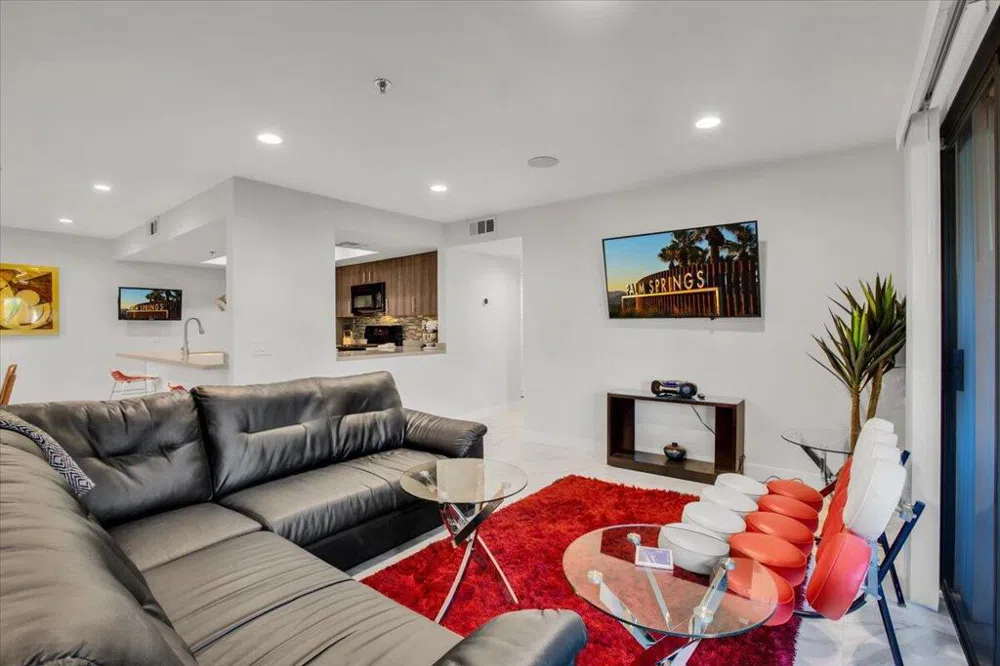 200 E Racquet Club Road #31 Palm Springs, CA 92262