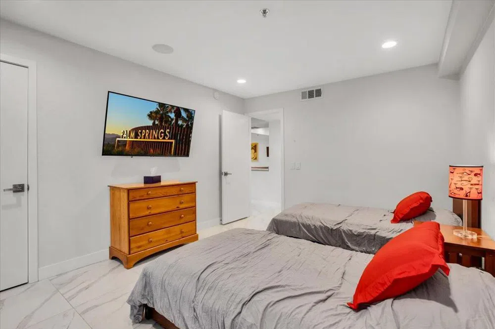200 E Racquet Club Road #31 Palm Springs, CA 92262