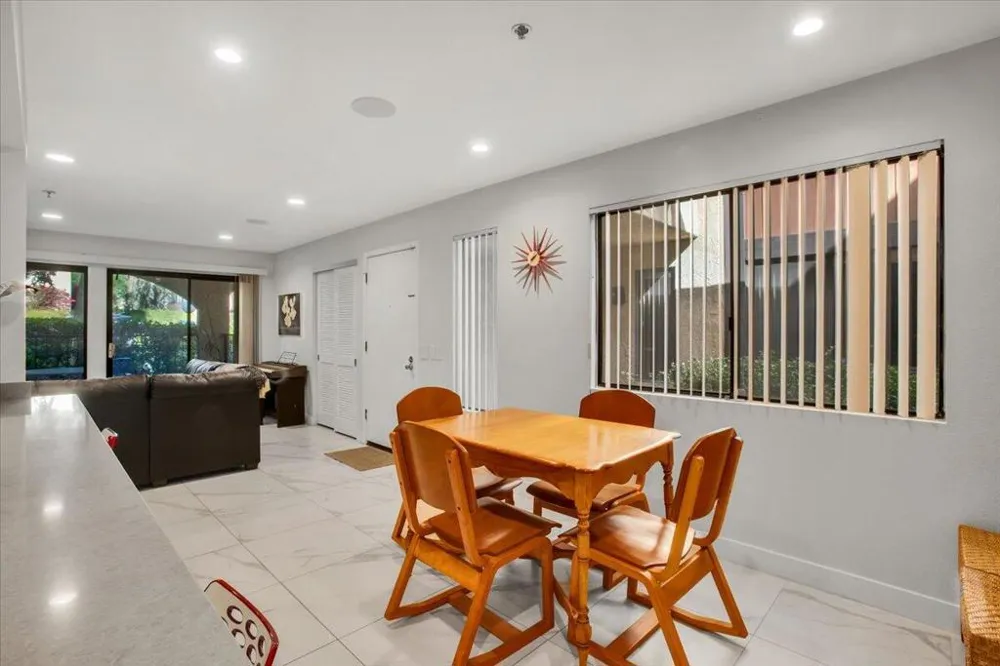 200 E Racquet Club Road #31 Palm Springs, CA 92262