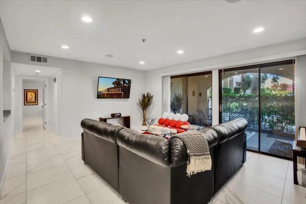 200 E Racquet Club Road #31 Palm Springs, CA 92262