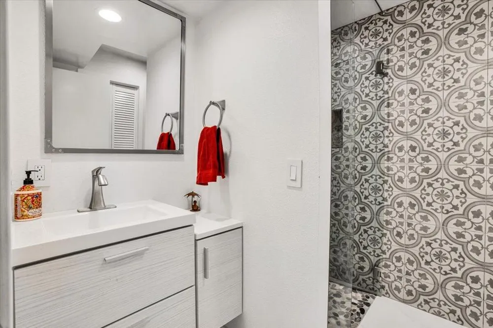 200 E Racquet Club Road #31 Palm Springs, CA 92262