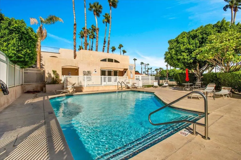 200 E Racquet Club Road #31 Palm Springs, CA 92262