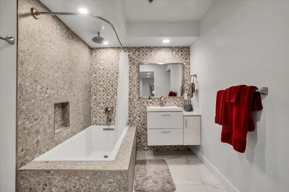 200 E Racquet Club Road #31 Palm Springs, CA 92262